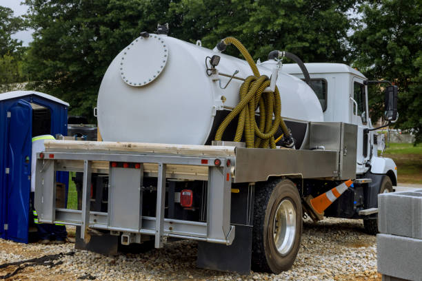 Best Portable restroom trailer rental  in Tonka Bay, MN